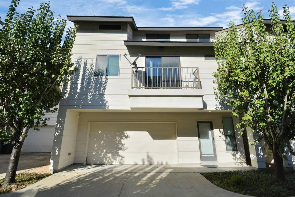 3Br/3.5Ba Three Story East Downtown Townhouse With View Villa ฮูสตัน ภายนอก รูปภาพ